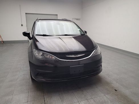 Used 2021 Chrysler Voyager Lxi FWD image 14