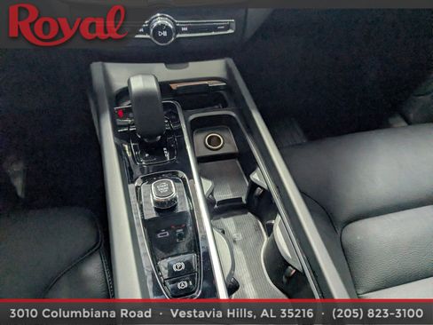 Certified 2024 Volvo XC60 B5 Plus w/ Protection Package Premier AWD/4WD image 23