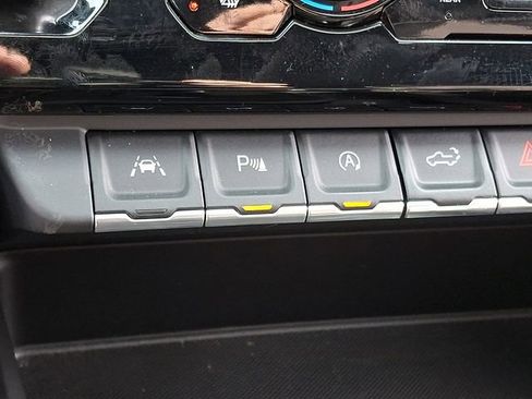 Used 2022 GMC Sierra 1500 AT4X image 26