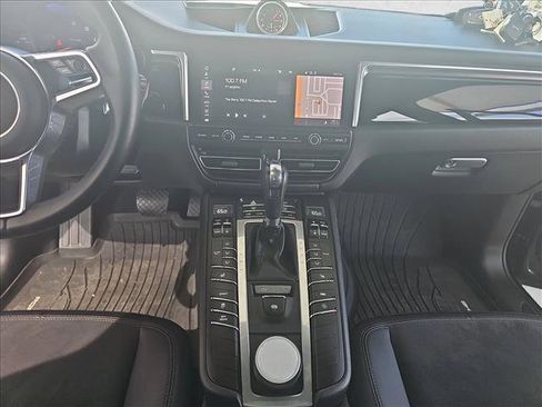 Used 2021 Porsche Macan AWD/4WD image 13