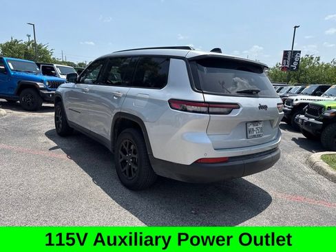 Used 2025 Jeep Grand Cherokee L Altitude RWD image 16