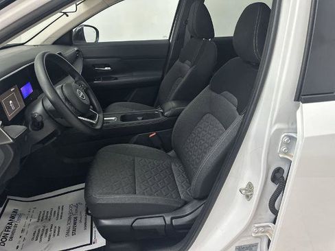 Certified 2025 Nissan Kicks SV w/ SV Premium Package AWD/4WD image 17