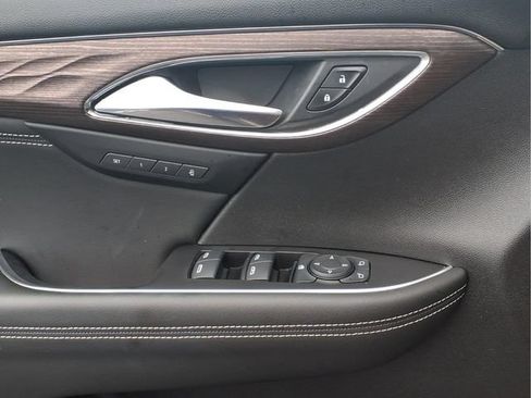 Used 2023 Buick Envision Avenir AWD/4WD image 18
