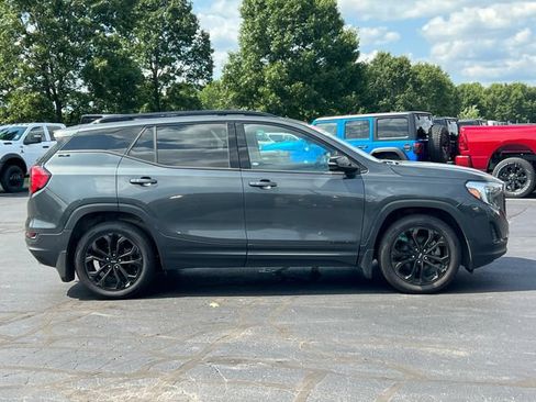 Used 2020 GMC Terrain SLE w/ GMC Pro Grade Package AWD/4WD image 14
