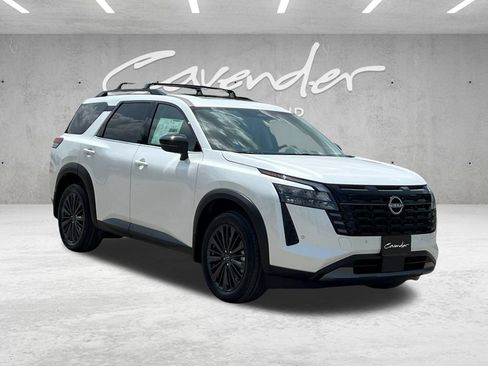 New 2026 Nissan Pathfinder SL w/ SL Premium Package FWD image 2