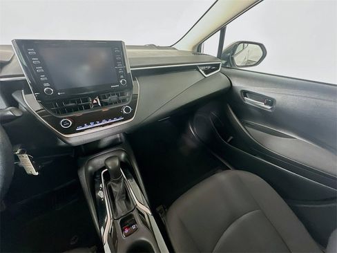 Used 2021 Toyota Corolla LE image 11