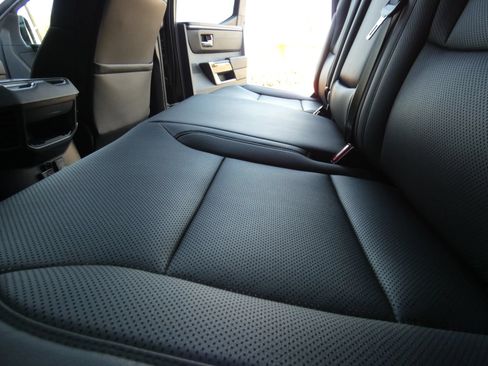 Used 2025 Toyota Tundra Limited AWD/4WD image 52