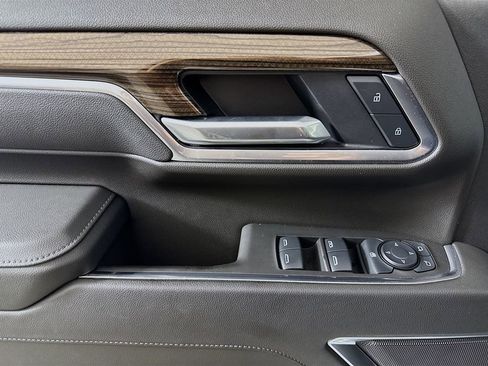 Used 2025 Chevrolet Silverado 2500 LT image 18