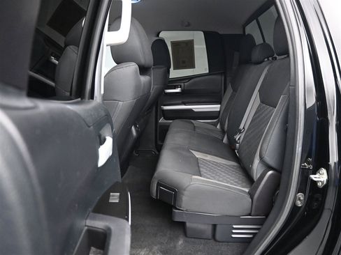 Used 2018 RAM 1500 SLT image 21