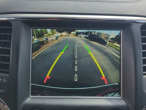 Used 2018 Jeep Grand Cherokee Overland AWD/4WD image 19
