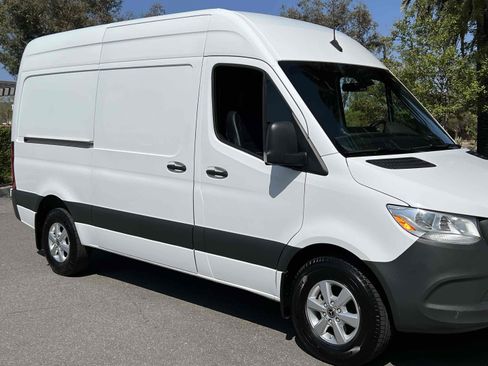 Used 2022 Mercedes-Benz Sprinter 1500 image 33