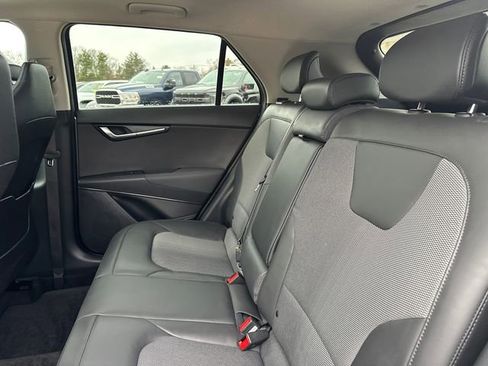 Used 2024 Kia Niro EX Touring image 21