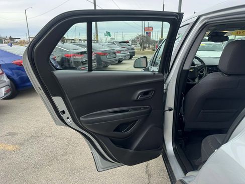 Used 2020 Chevrolet Trax LS image 20