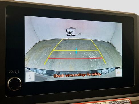 Used 2025 Toyota Tacoma SR5 image 11