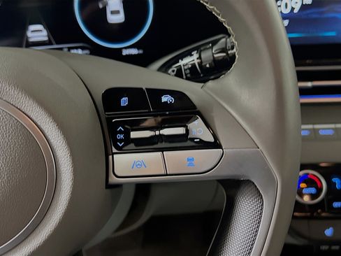 Used 2025 Hyundai Elantra SEL image 20