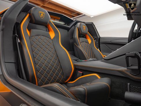 Used 2018 Lamborghini Aventador S image 9