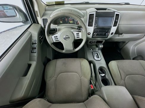 Used 2020 Nissan Frontier SV AWD/4WD image 9