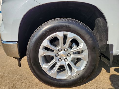 Certified 2026 Chevrolet Silverado 1500 LTZ image 11