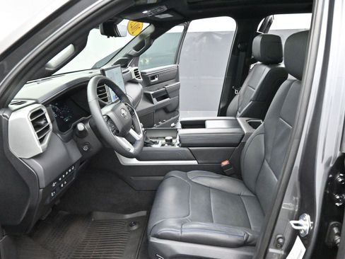 Used 2025 Toyota Tundra Platinum AWD/4WD image 12