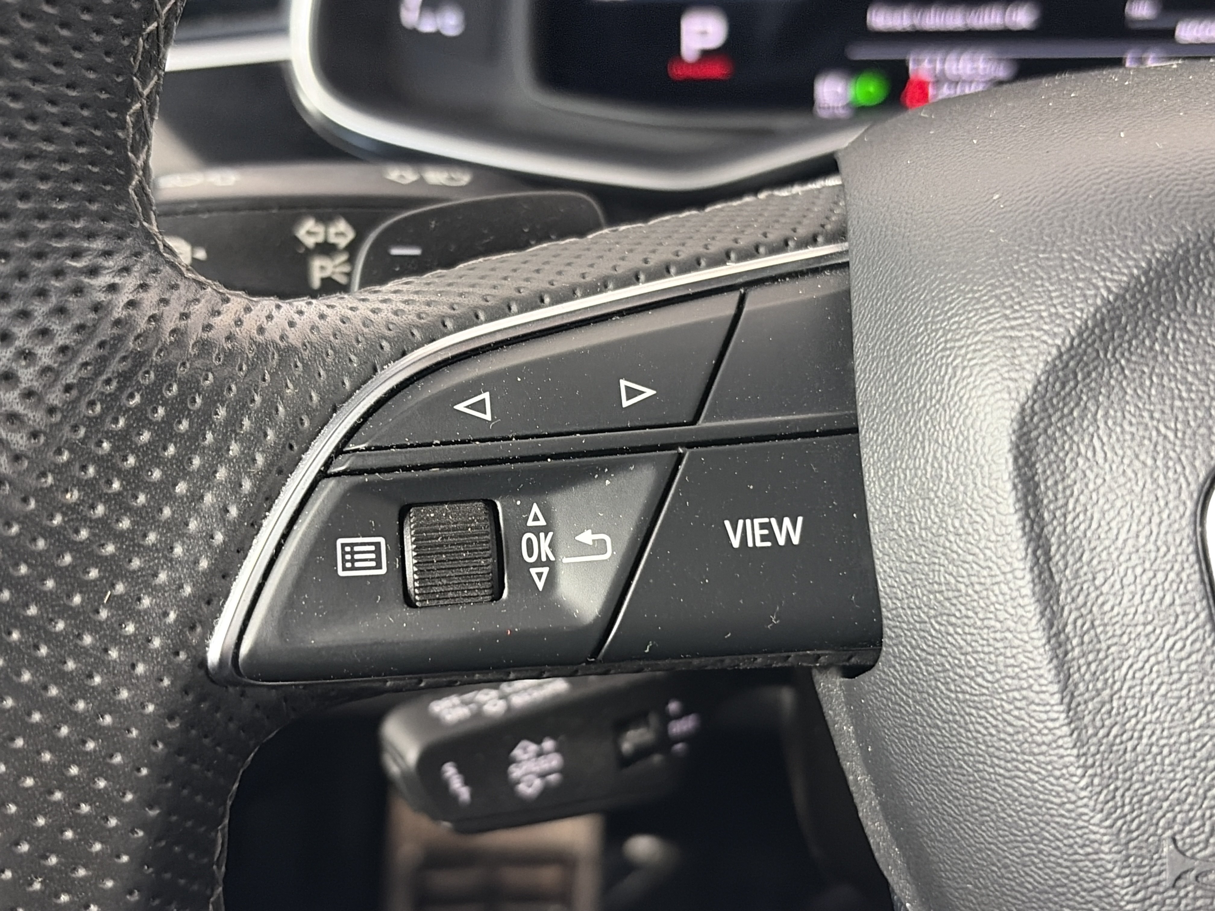 Used 2021 Audi SQ8 Premium Plus w/ Luxury Package AWD/4WD image 30