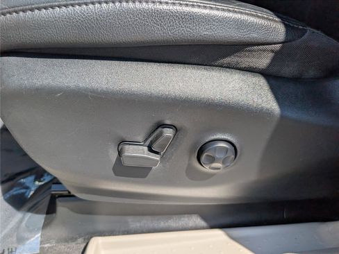 Used 2022 Chrysler Pacifica Touring-L image 21