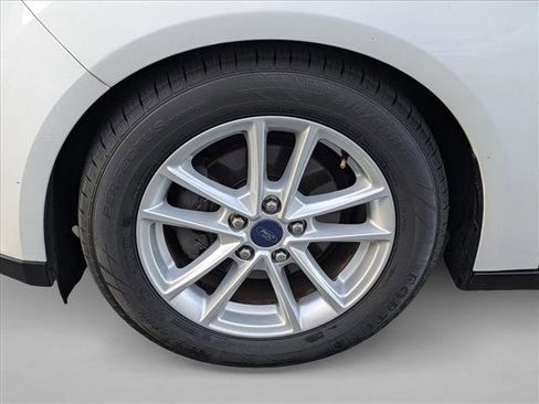 Used 2015 Ford Focus SE image 24