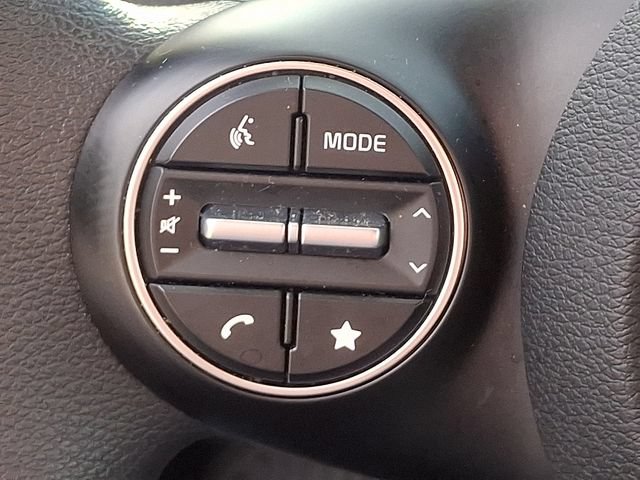 Used 2025 Kia Soul LX w/ LX Technology Package FWD image 21