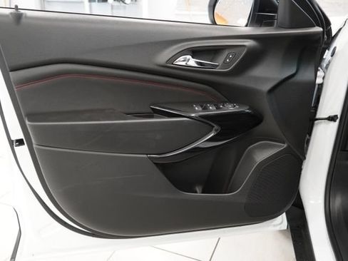 New 2026 Chevrolet Trax RS w/ Sunroof Package FWD image 16