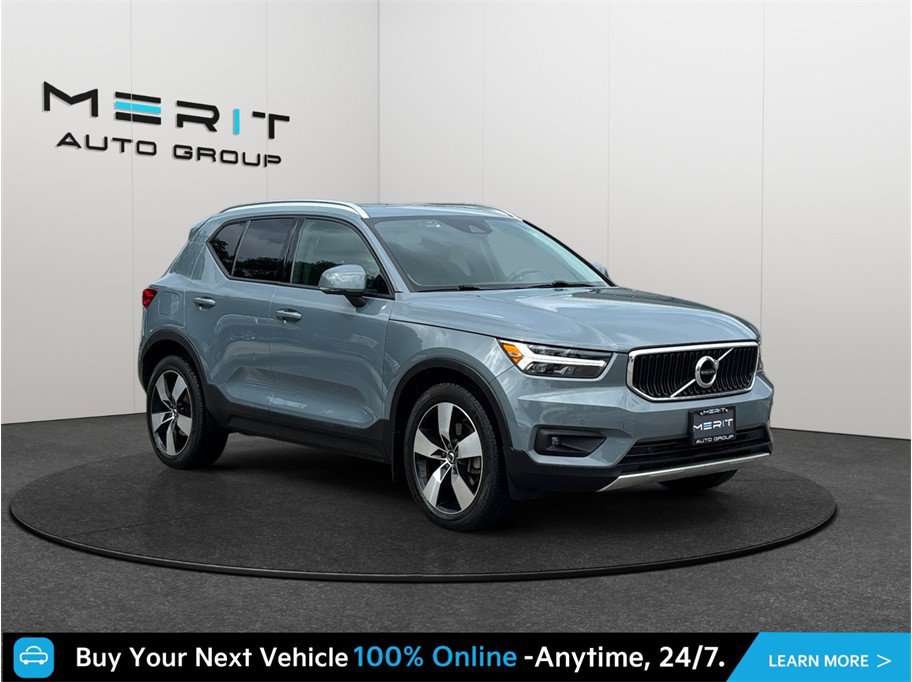 Used 2021 Volvo XC40 T5 Momentum w/ Premium Package AWD/4WD image 1