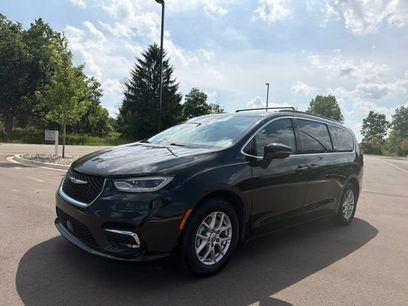 Used 2022 Chrysler Pacifica Touring-L
