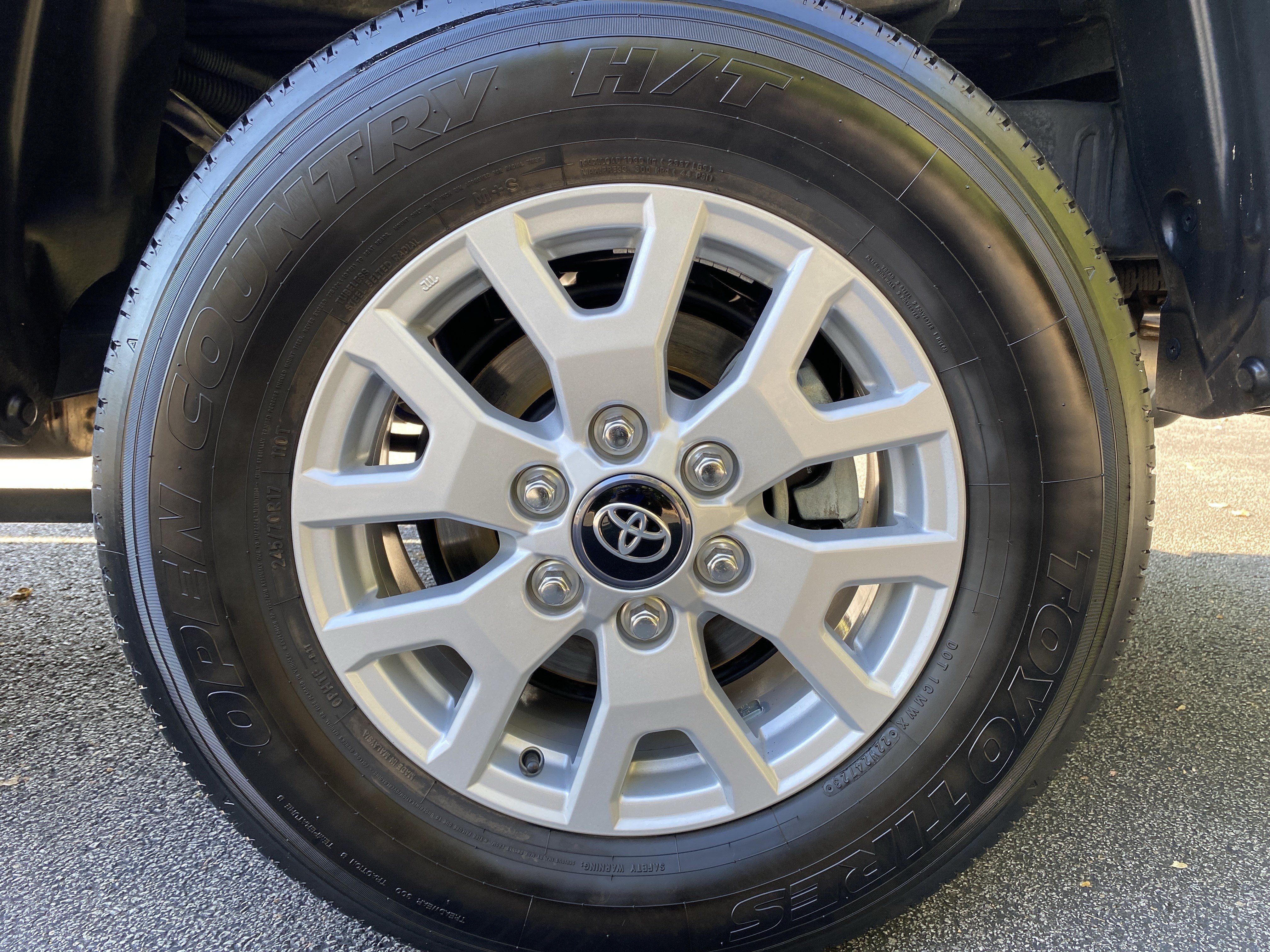 Used 2024 Toyota Tacoma SR5 w/ SR5 Upgrade Package AWD/4WD image 40