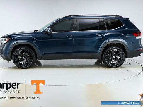 Used 2023 Volkswagen Atlas SE w/ Panoramic Sunroof Package image 2