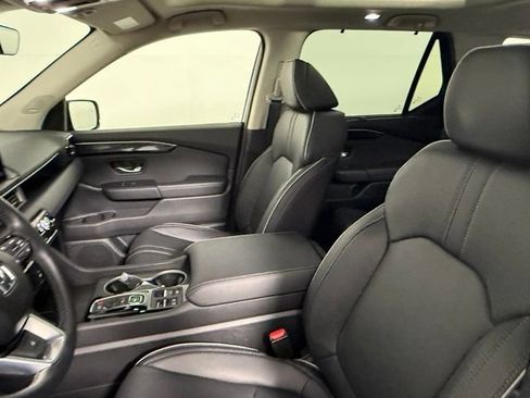 Used 2025 Honda Pilot Elite image 30