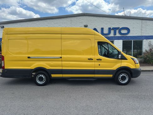 Used 2019 Ford Transit 250 148 High Roof Extended RWD image 3