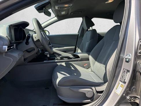 Certified 2023 Hyundai Elantra SE FWD image 10