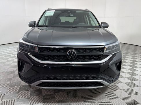 Used 2023 Volkswagen Taos SE FWD image 6