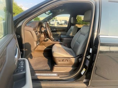 Used 2021 Chevrolet Suburban LT RWD image 12
