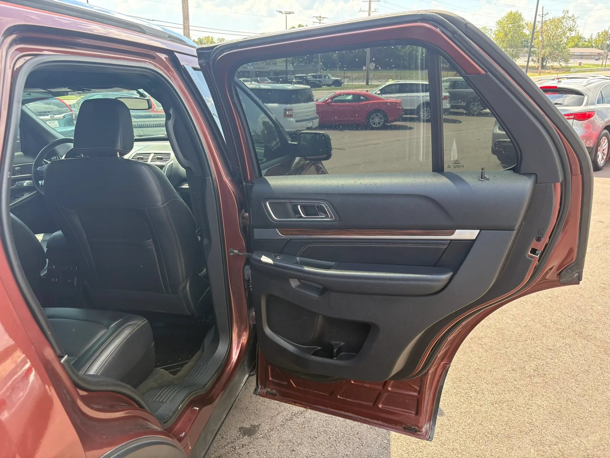 Used 2018 Ford Explorer Limited FWD image 23
