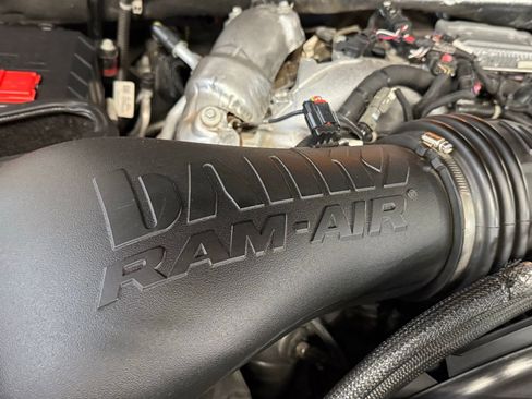 Used 2020 Chevrolet Silverado 2500 LTZ w/ LTZ Convenience Package image 18