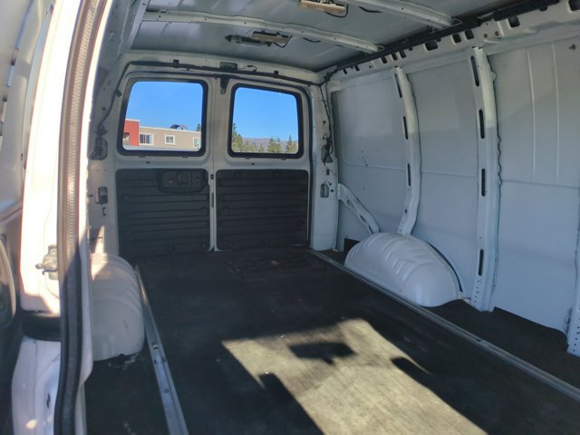 Used 2017 Chevrolet Express 3500 Extended RWD image 16