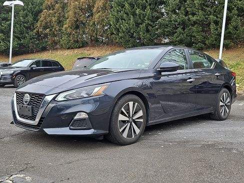 Certified 2022 Nissan Altima 2.5 SV image 3