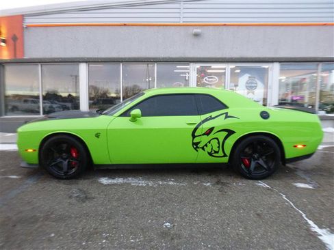 Used 2015 Dodge Challenger SRT Hellcat image 2