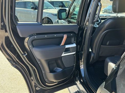 Certified 2023 Land Rover Defender 110 SE image 19