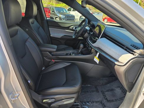 New 2026 Jeep Compass Latitude AWD/4WD image 27