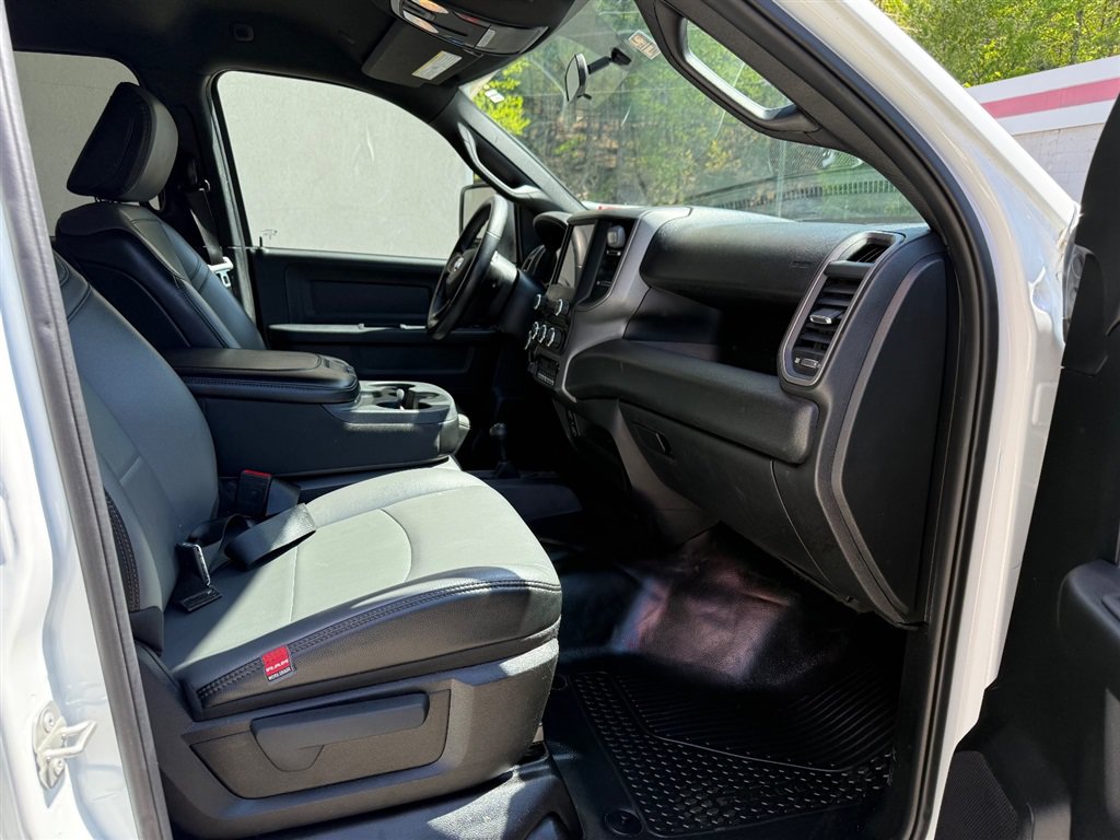 Used 2024 RAM 2500 Tradesman w/ Special Service Vehicle Group AWD/4WD image 4