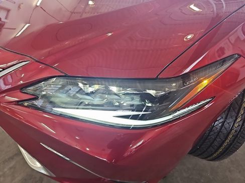 New 2025 Lexus ES 350 Ultra Luxury image 32