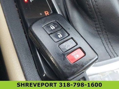 Used 2019 Toyota Highlander XLE FWD image 37