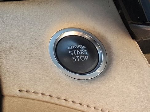 Used 2021 Toyota Highlander Limited image 24