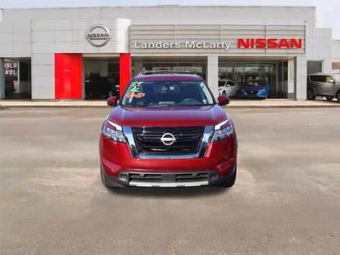Used 2024 Nissan Pathfinder SL image 8