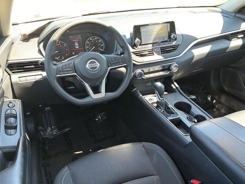 Used 2022 Nissan Altima 2.5 S FWD image 18